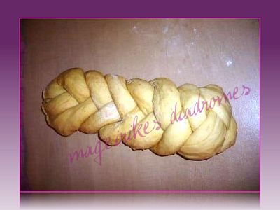 1180-5 kotsides tsoureki.jpg